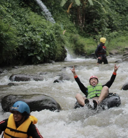 Denio Outbound Indonesia - River Tubing Process