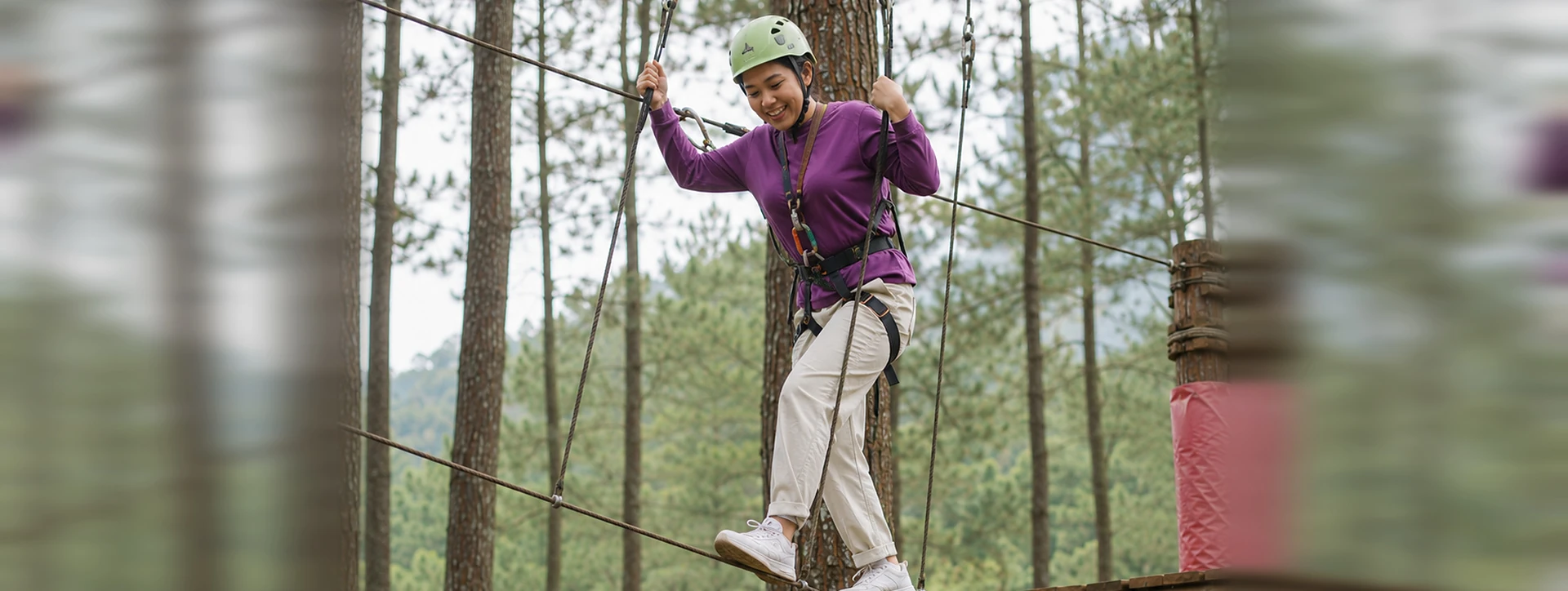 Permainan Rappelling bersama Denio Outbound Indonesia