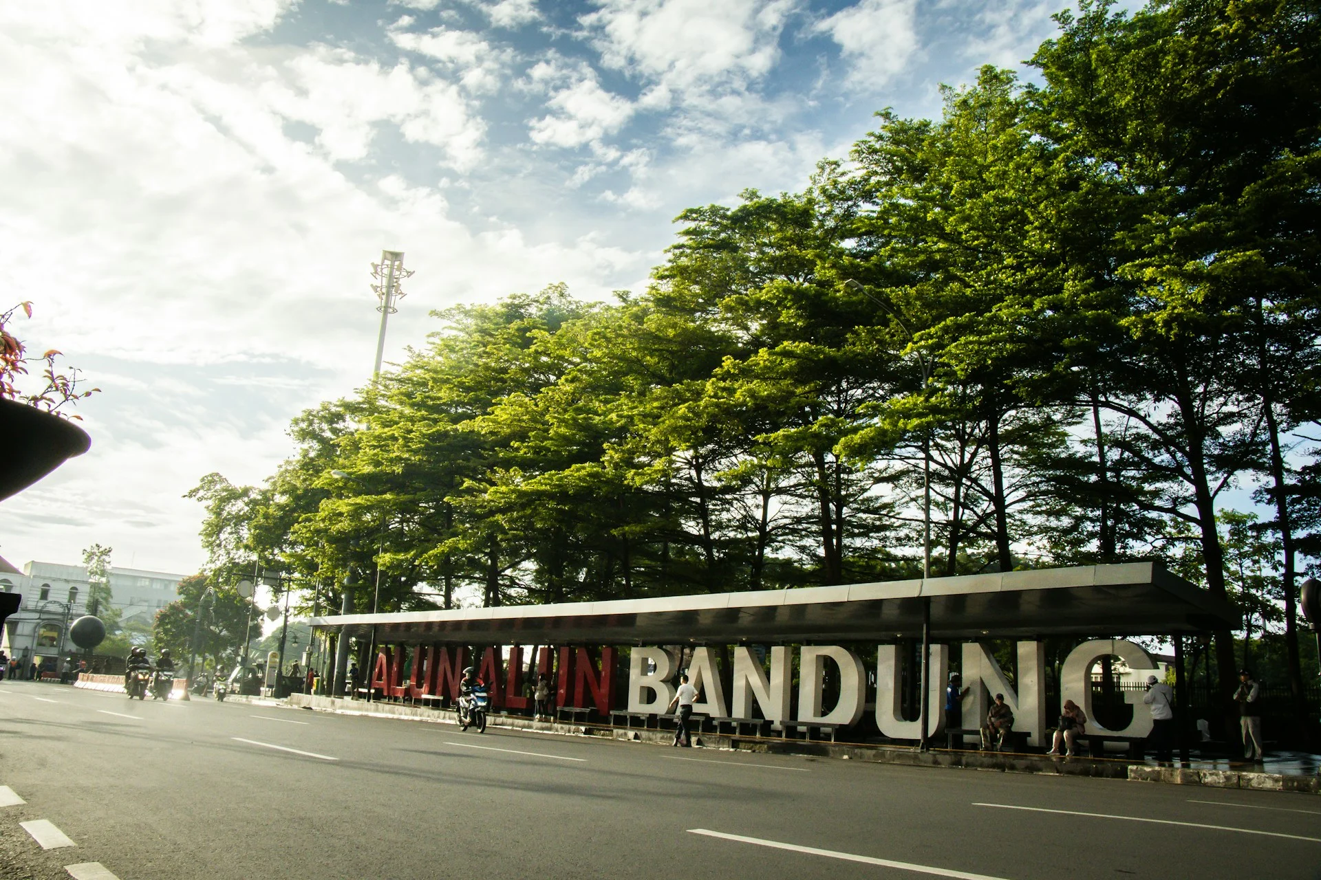 Penanda kota Bandung menyambut pengunjung